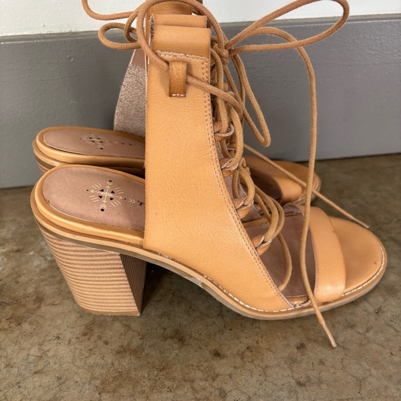 FR x FP Free People Gladiator Style Heeled Sandals Size 9 - Picture 6 of 9